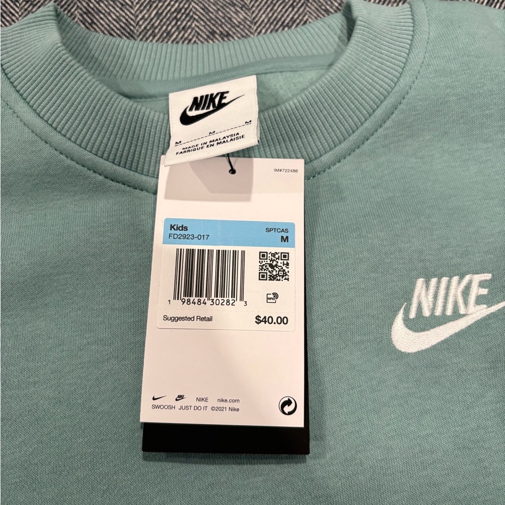 Nike Sportswear Club Fleece Big Kids Oversized Sweatshirt | size: M| color: teal - Picture 5 of 8
